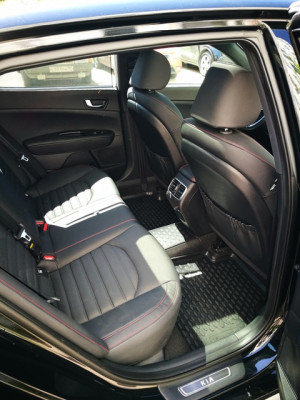 KIA Optima Черный