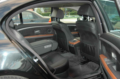 BMW 745i Черный