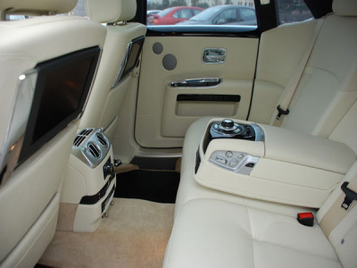 Rolls-Royce Ghost Белый, черный