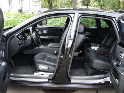 Rolls-Royce Ghost Белый, черный