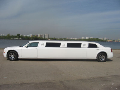 Chrysler C 300 Limousine Белый