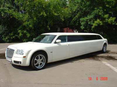 Chrysler C 300 Limousine Белый