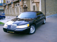 Lincoln Town Car белый, золотистый, черный